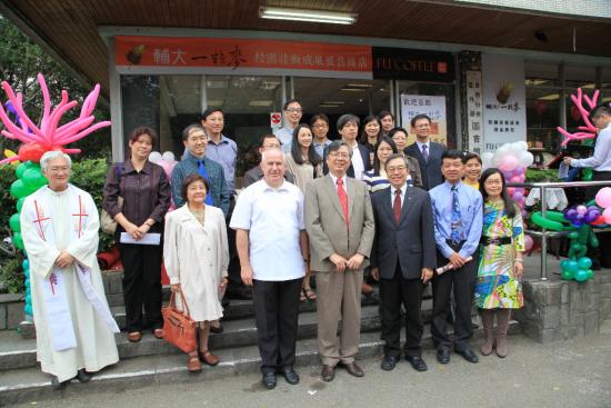 「輔大一粒麥」校園技術成果展售商店與「輔大咖啡FU COFFEE」秉持社會關懷的精神，提供校內外人士咖啡與商品新選擇。